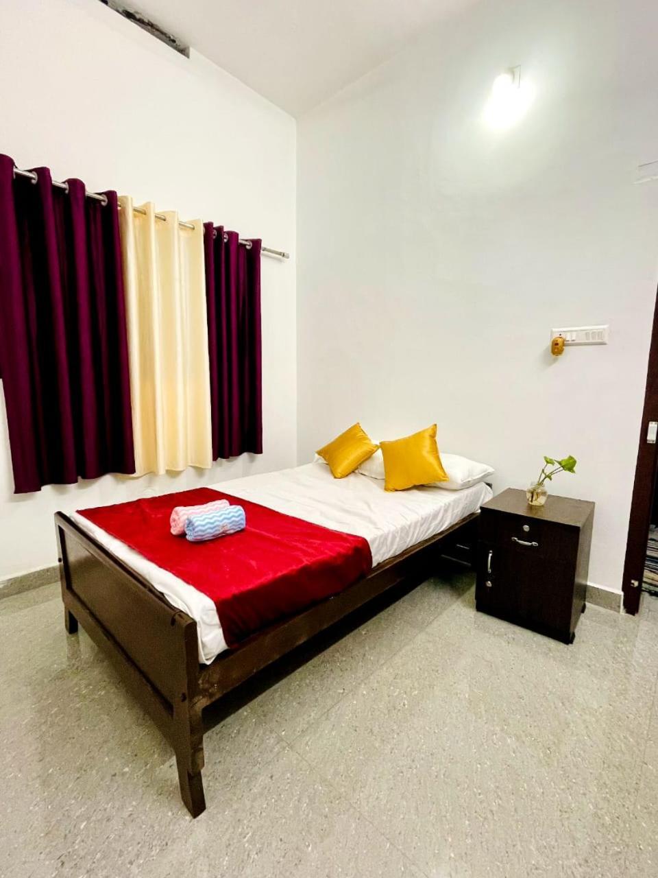 Evaa Homes Homestay Anachal