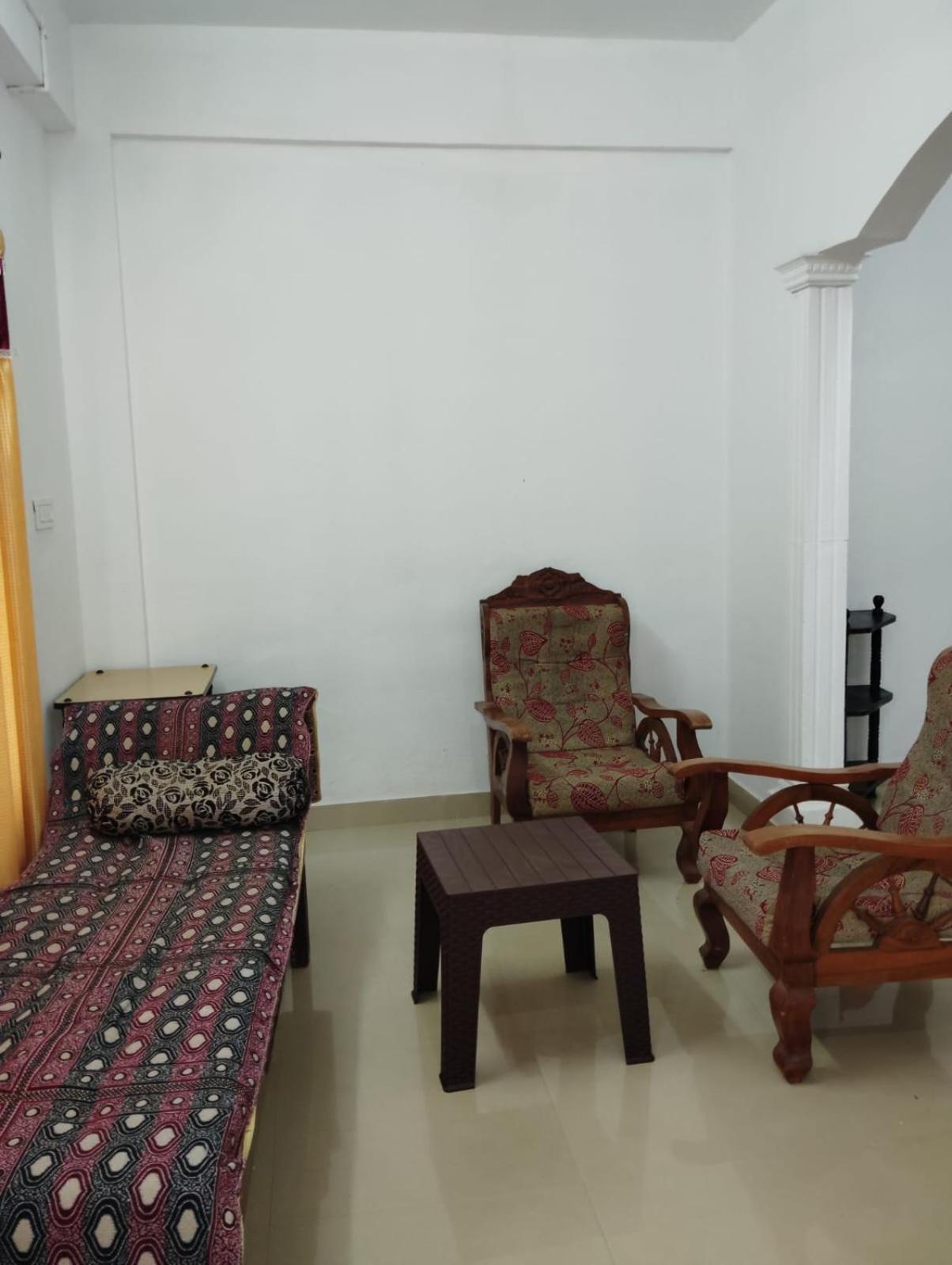 Evaa Homes Homestay Anachal